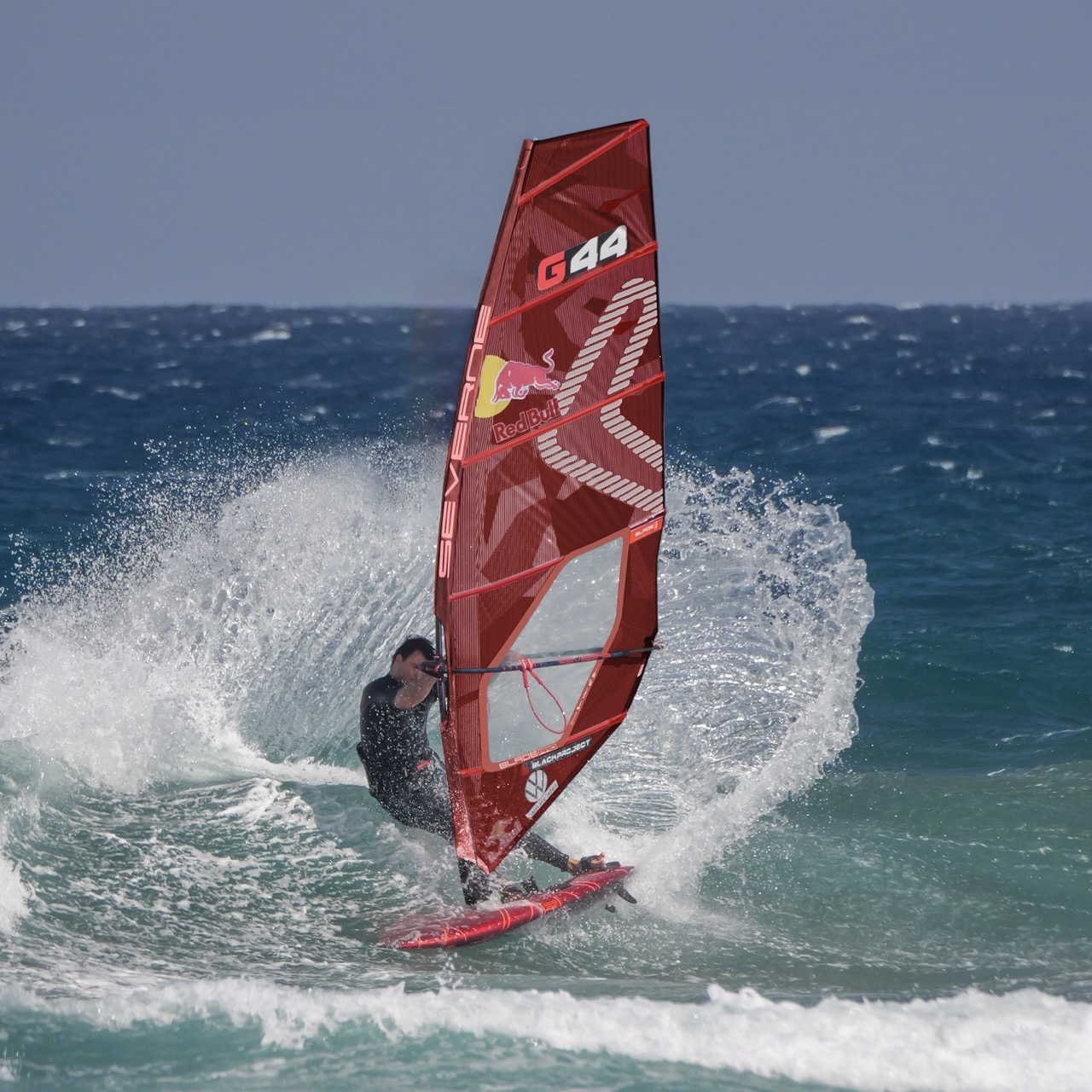 Philip Köster showing why twin fin can be the best windsurf wave fin setup